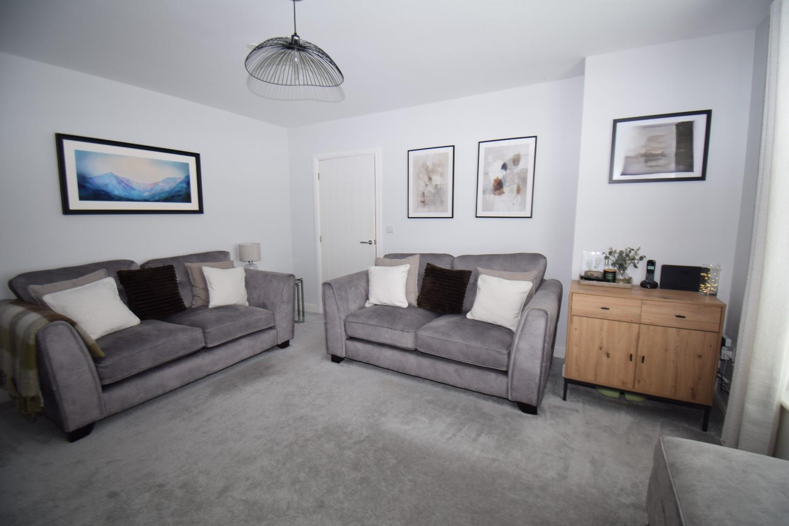 Lounge3.JPG